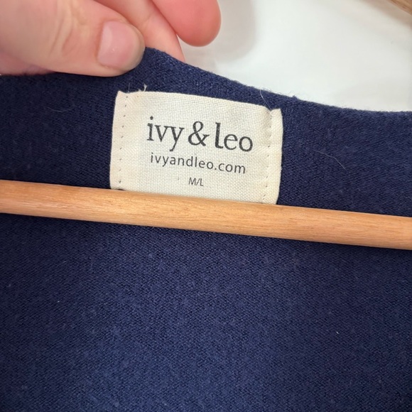 Ivy & Leo Dreamer Sweater Navy Blue Oversized V-Neck Tunic Sweater M/L #T1938 - Picture 4 of 6